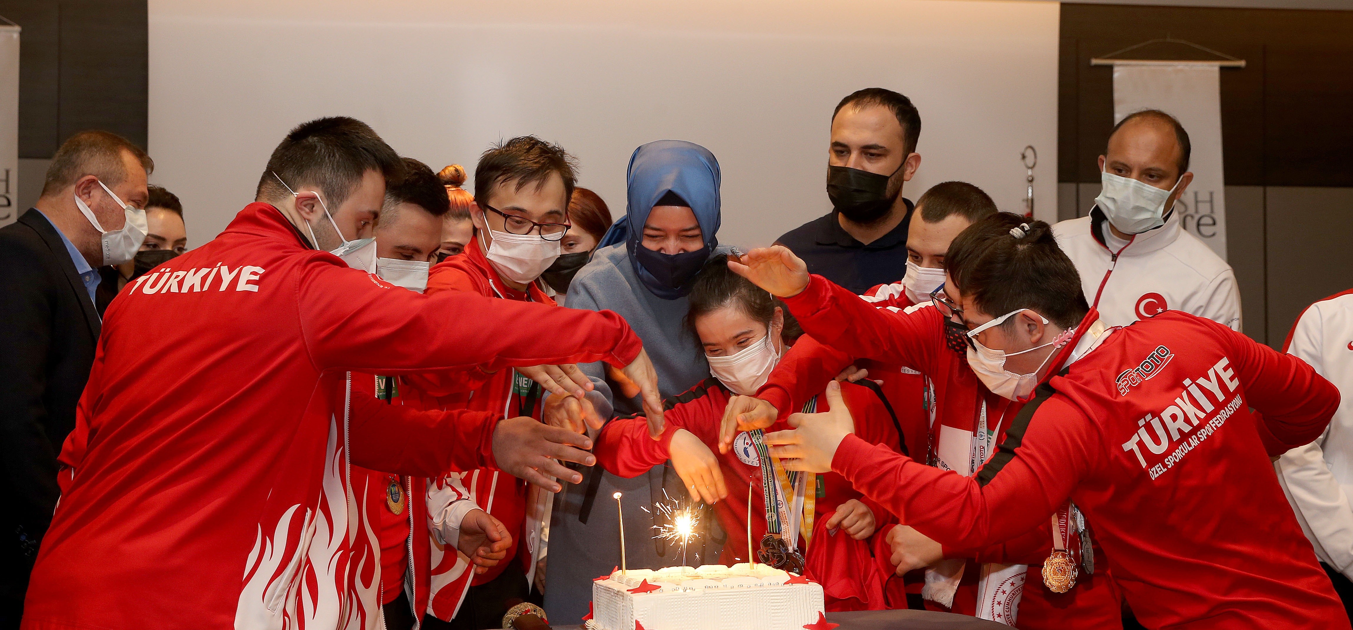 AK Parti İstanbul Milletvekili Kaya Özel Sporcularla Buluştu