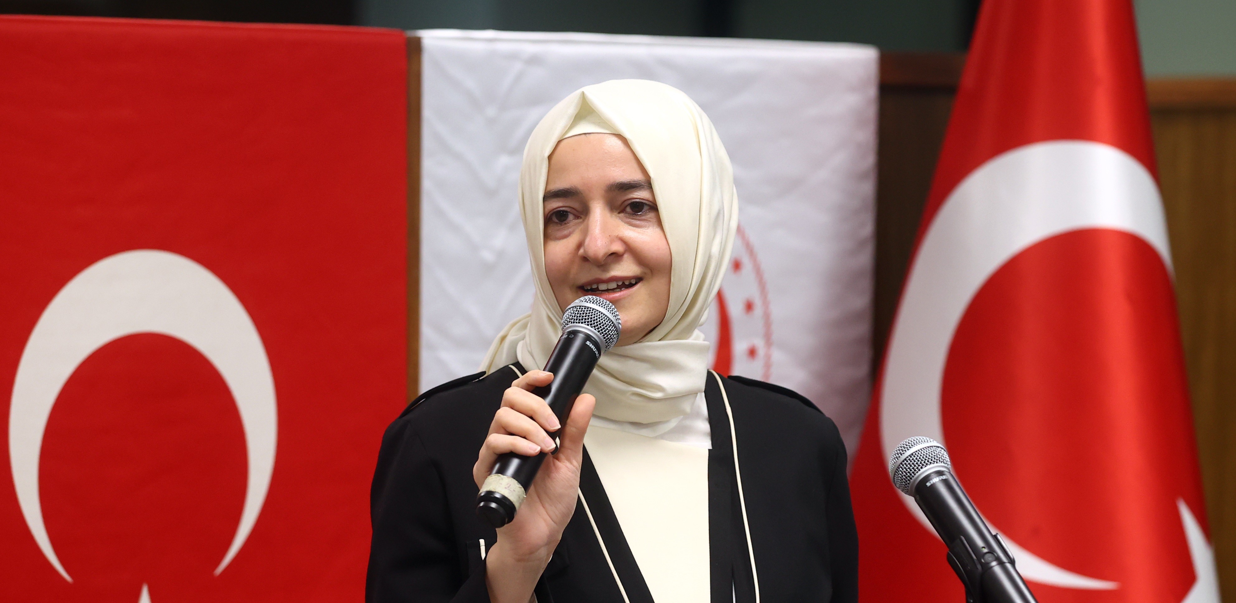 AK Parti İstanbul Milletvekili Kaya Şehit Aileleriyle Buluştu