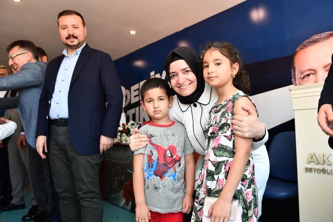 Genel Başkan Yardımcısı Kaya Vatandaşlarla Bayramlaştı