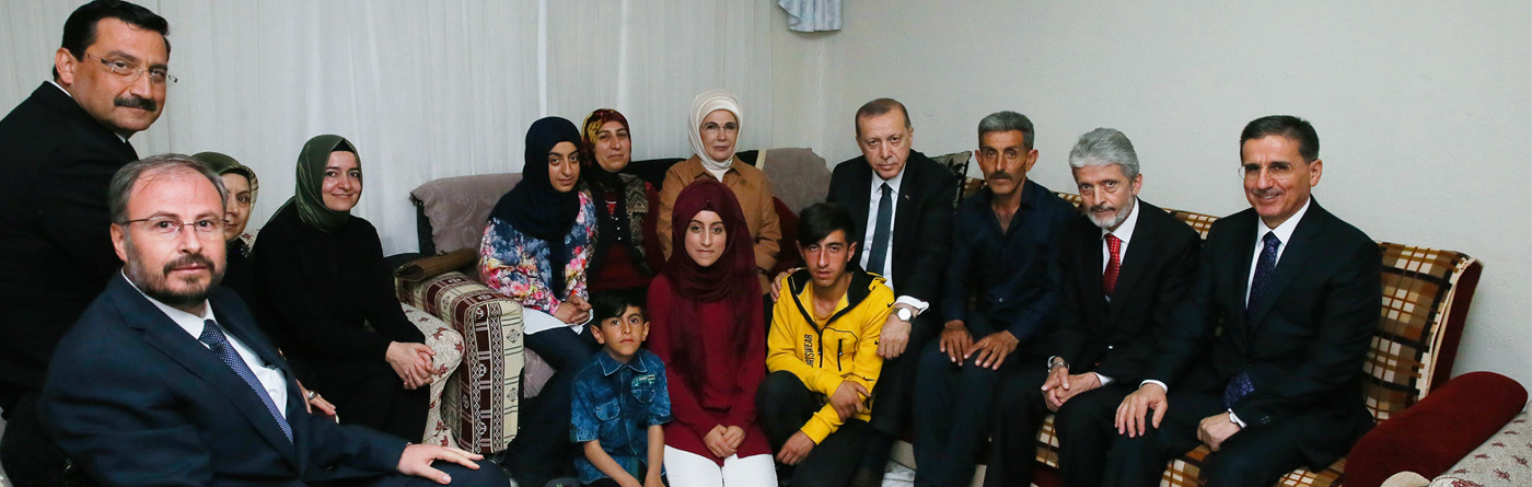 Cumhurbaşkanı Recep Tayyip Erdoğan, Seyyid Abdülhakim Arvasi Hazretleri'nin Bağlum'daki kabrini ziyaret etti.