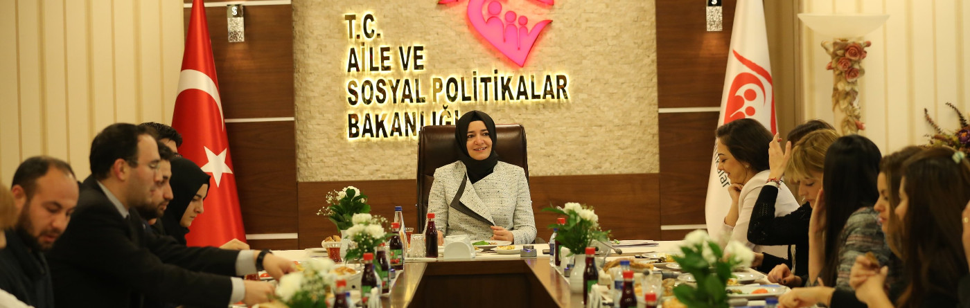 ''Reyting kaygısıyla kadına yönelik şiddeti çevirip çevirip kötü bir şekilde vermenin yararı olduğunu düşünmüyoruz"