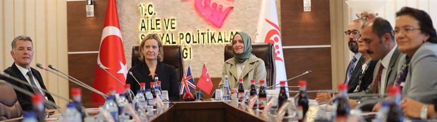 Bakan Kaya, Birleşik Krallık İçişleri Bakanı Rudd ile bir araya geldi