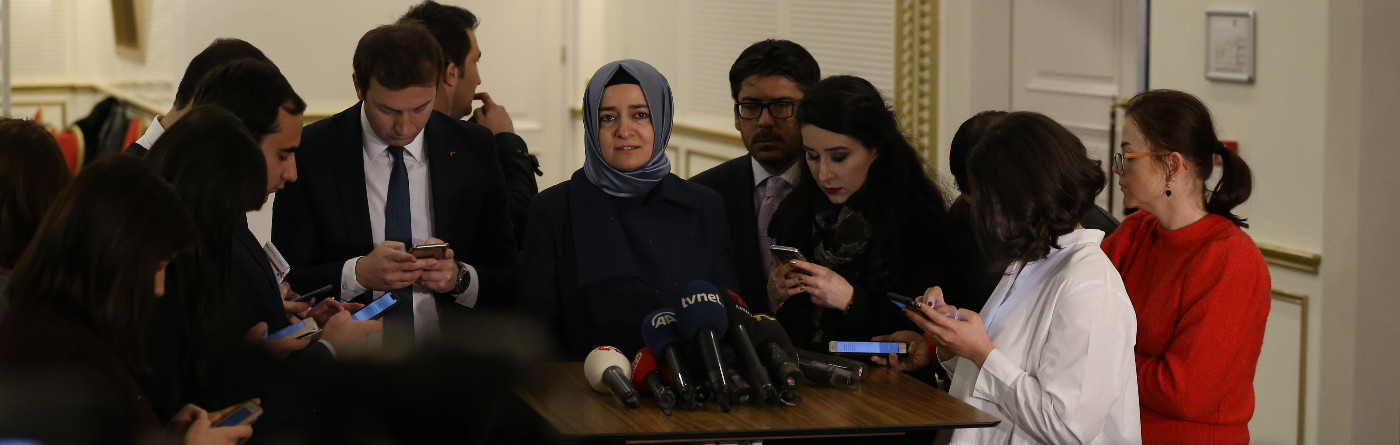Bakan Kaya, Kanuni Sultan Süleyman Eğitim ve Araştırma Hastanesi'nde "çocuk yaşta gebelik ve doğum vakaları"nın ilgili makamlara bildirilmediği iddialarına ilişkin gazetecilere açıklamalarda bulundu.