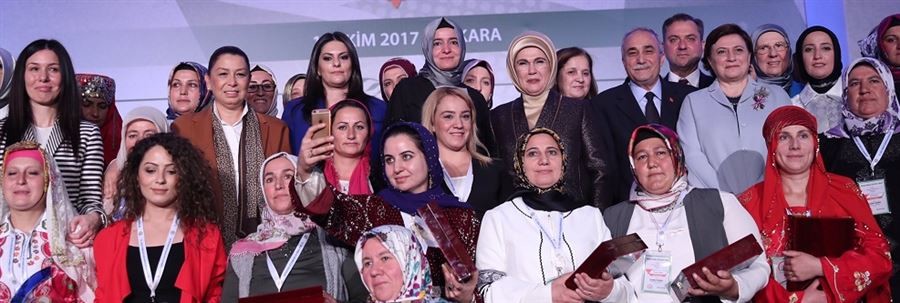 Emine Erdoğan Hanımefendi, Gıda, Tarım ve Hayvancılık Bakanlığınca gerçekleştirilen "Girişimci Kadın Çiftçiler Ödül Töreni"ne katıldı.
