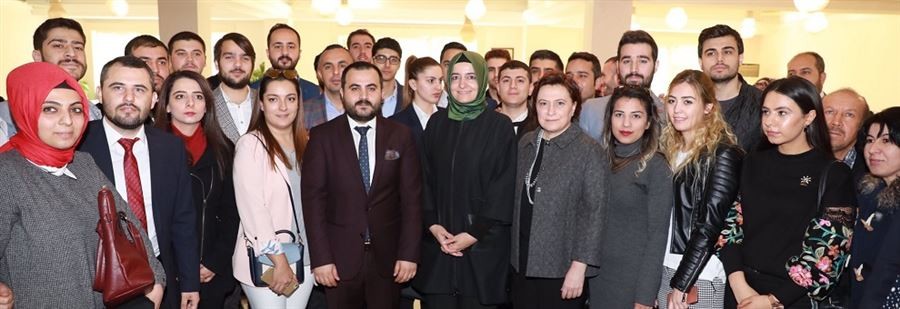 Adana’da temaslarda bulunan Bakan Kaya, AK Parti Adana İl Başkanlığını ziyaret etti