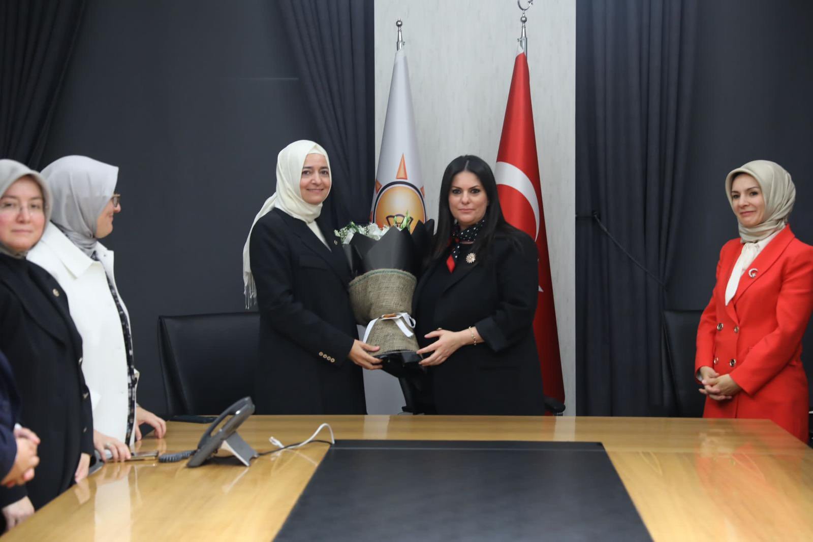 Dr. Fatma Betül Sayan Kaya AK Parti Sosyal Politikalar Başkanlığı'na Seçildi
