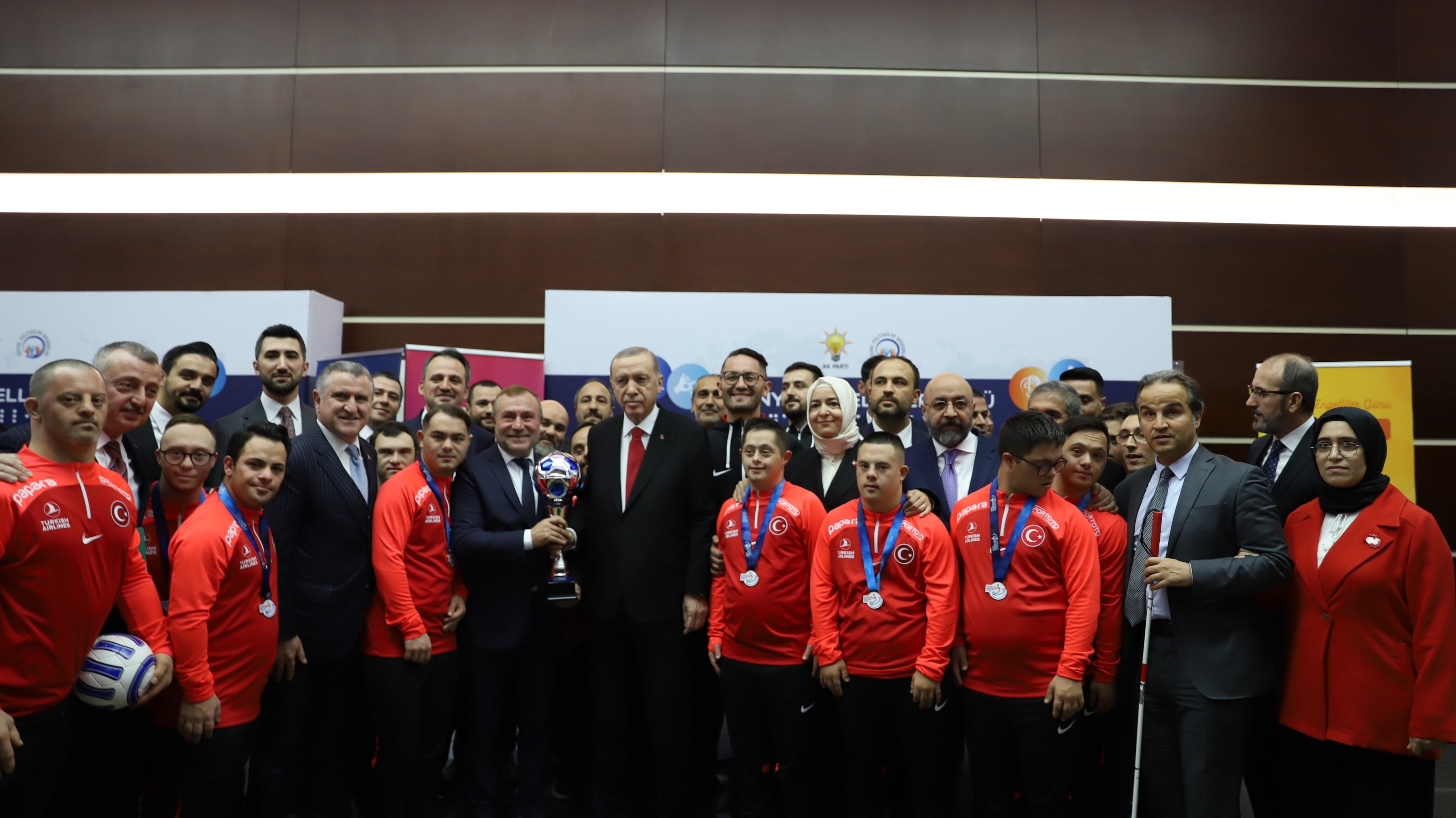 AK Parti Sosyal Politikalar Başkanı Sayan: Bütün Engeller Sevgiyle Aşılır