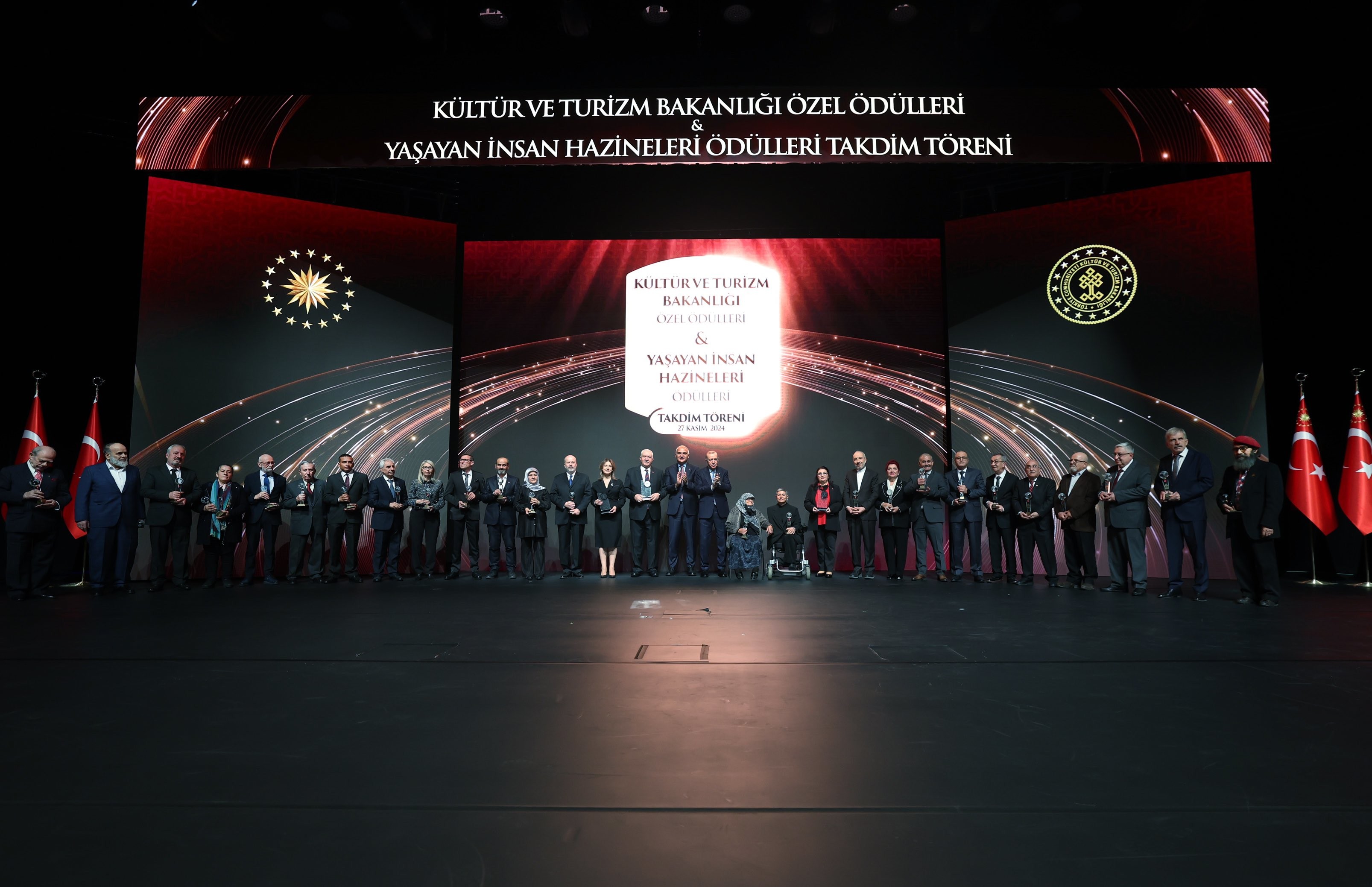AK Parti Genel Başkan Yardımcısı Sayan Kültür ve Turizm Bakanlığı Özel Ödülleri ve Yaşayan İnsan Hazineleri Ödül Törenine Katıldı