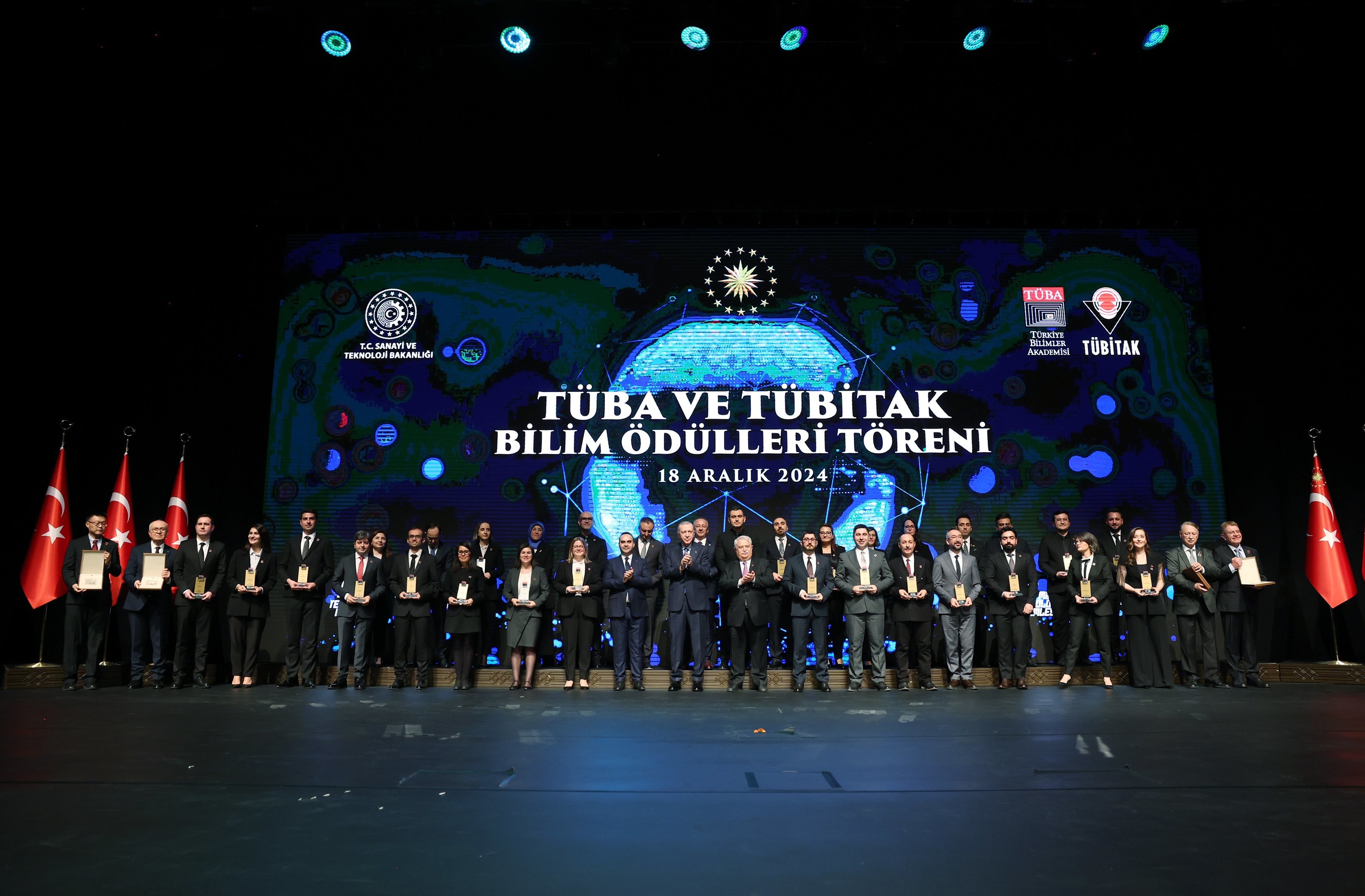 AK Parti Genel Başkan Yardımcısı Sayan TÜBA ve TÜBİTAK Bilim Ödülleri Törenine Katıldı