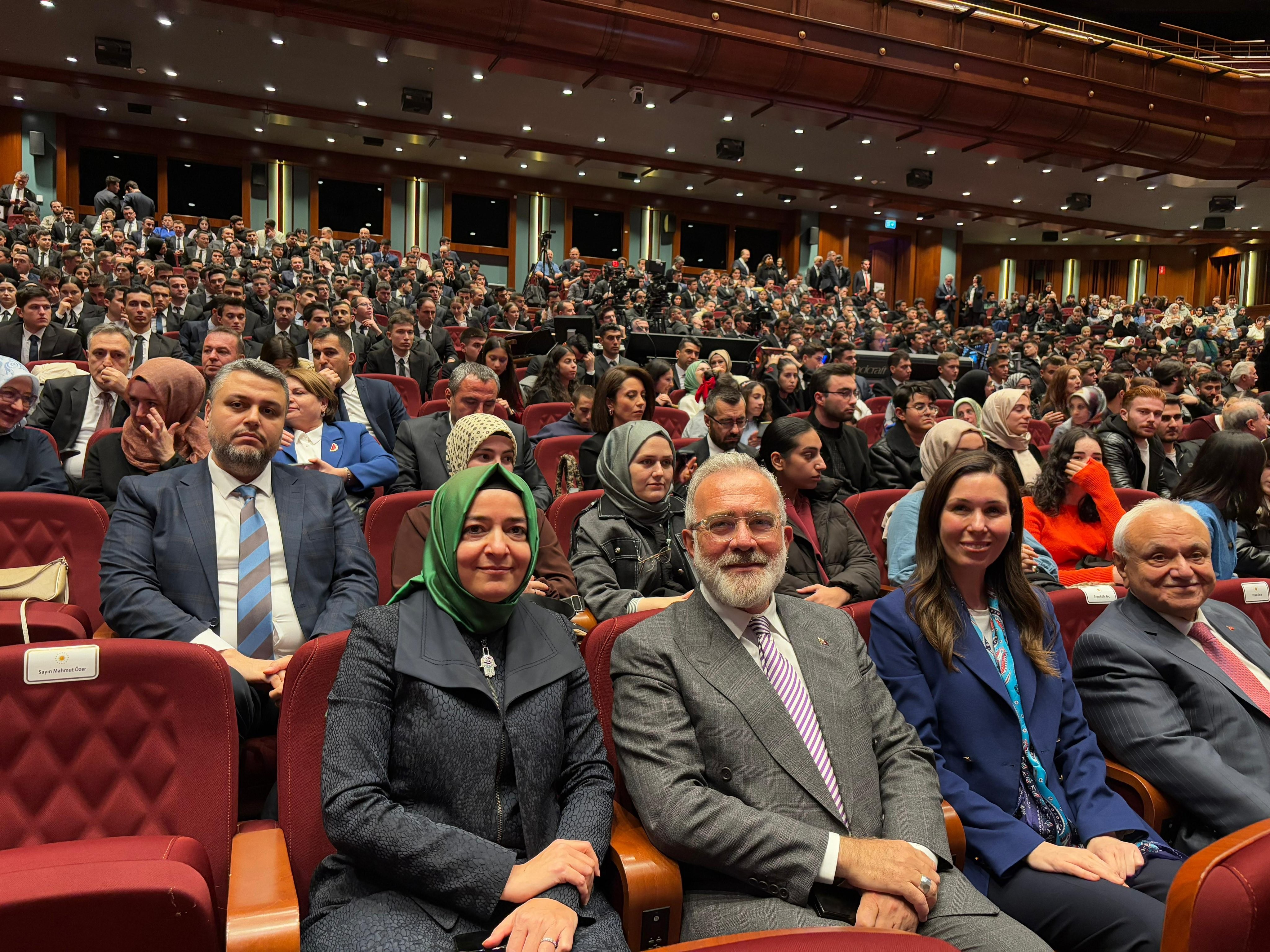 AK Parti Genel Başkan Yardımcısı Sayan Cumhurbaşkanlığı Kültür ve Sanat Büyük Ödülleri Programına Katıldı