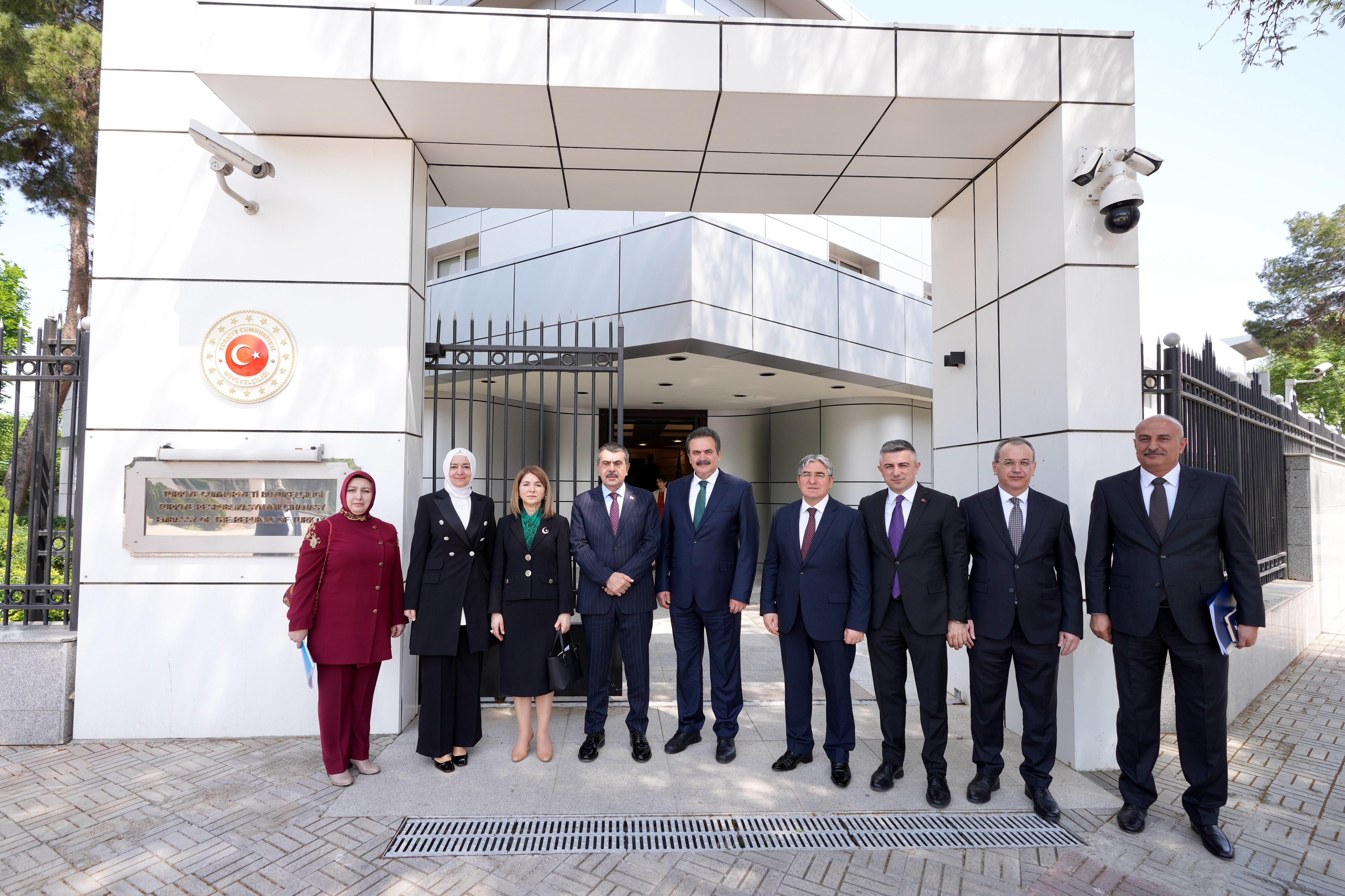 AK Parti Genel Başkan Yardımcısı Sayan Türkmenistan’da