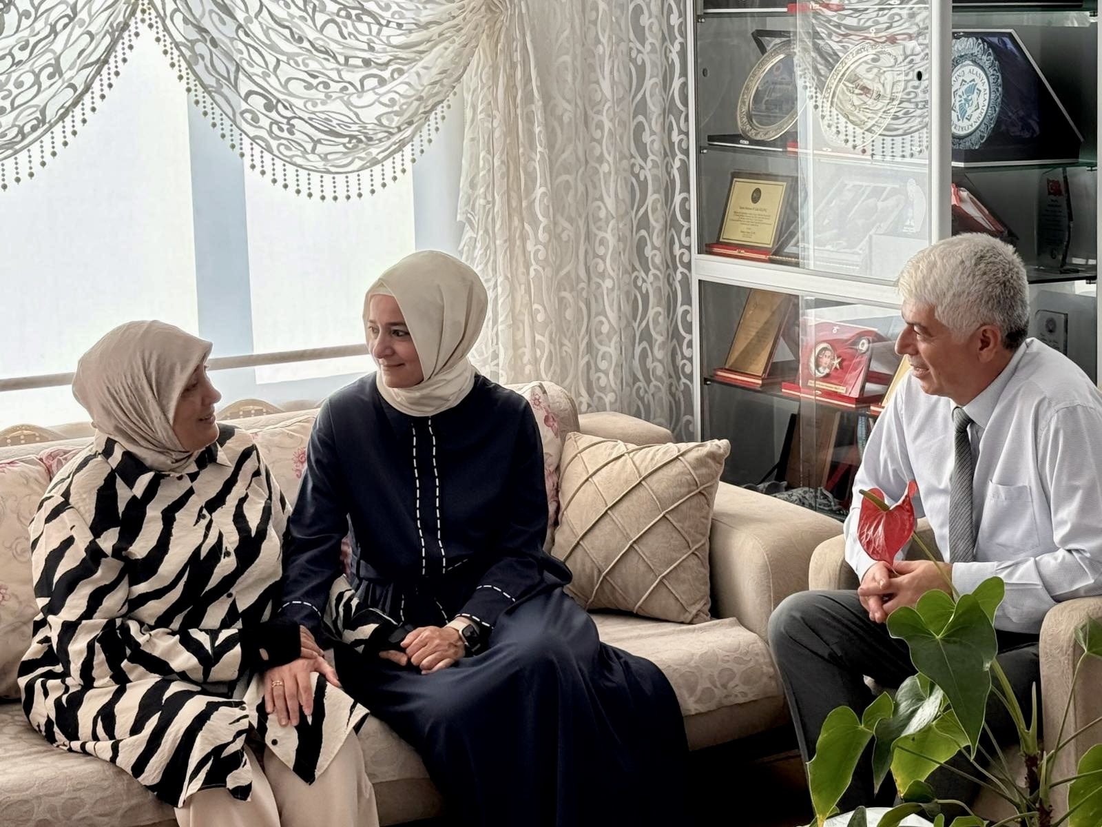 AK Parti Genel Başkan Yardımcısı Sayan 15 Temmuz Şehidi Muhammet Oğuz Kılınç’ın Ailesini Ziyaret Etti