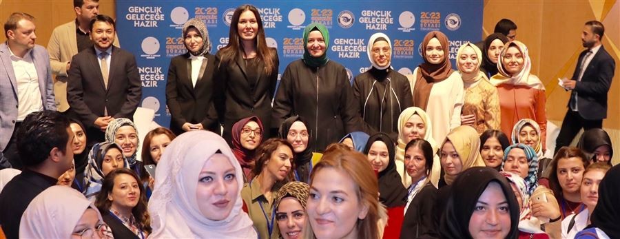 Bakan Kaya, İstanbul’da düzenlenen, "2023 Gençlik Şurası" programına katıldı.