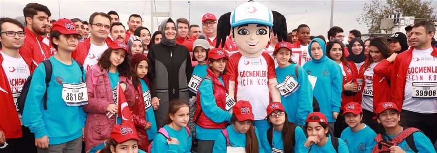 "Çocuklar gülerse dünya güler inancındayız. Tüm çocukların gülmesi için gece gündüz çalışıyoruz’’