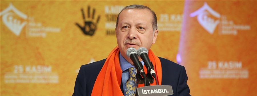 "Her kim kadınlarla ilgili şiddeti öven, ayrımcılığı körükleyen, onları rencide eden bir söz söylüyor, bir tavır içine giriyorsa bilin ki onun zihin kodlarında bir sorun vardır’’