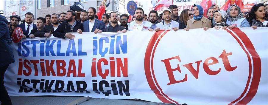 "15 Temmuz'da nasıl şehitlerimiz vesayetin karşısında durduysa, 16 Nisan'da sizlerle birlikte tüm vesayet odaklarını tarihin tozlu raflarının arasına gömeceğiz"