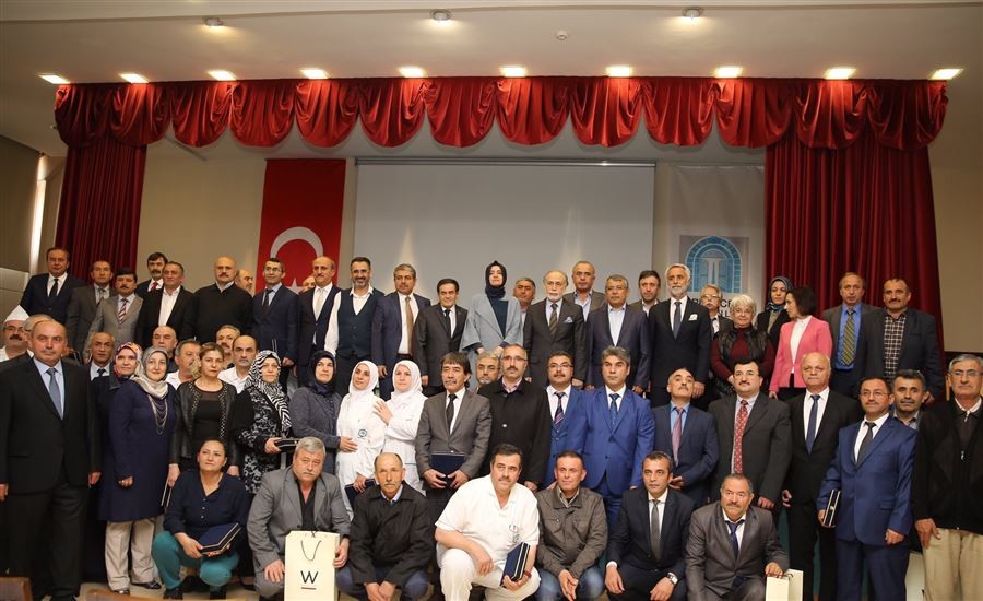 Sosyal dayanışmanın, yardımlaşmanın en güzel örneği olan Darülaceze ruhunu siz değerli çalışanlarımızla yaşatmaya, bu mirası gelecek nesillere aktarmaya devam edeceğiz