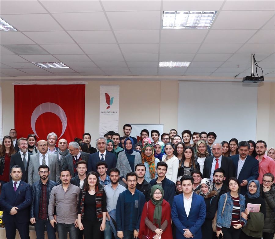 Milletimiz darbeci ve baskıcı rejimleri asla kabul etmemiştir. Sabırla beklemiş, ilk bulduğu fırsatta kendini, karakterini ifade ederek, demokrasinin yolunu açmıştır
