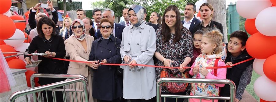 Sakine Kalyoncu Özel Eğitim Uygulama Merkezi'nin yıl sonu etkinliği Bakan Kaya’nın katılımıyla gerçekleştirildi