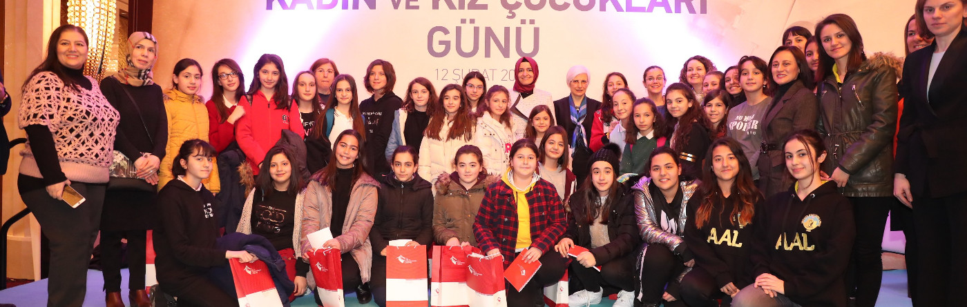 Bakan Kaya, ''Uluslararası Bilimde Kadın ve Kız Çocukları Günü" dolayısıyla düzenlenen programa katıldı.