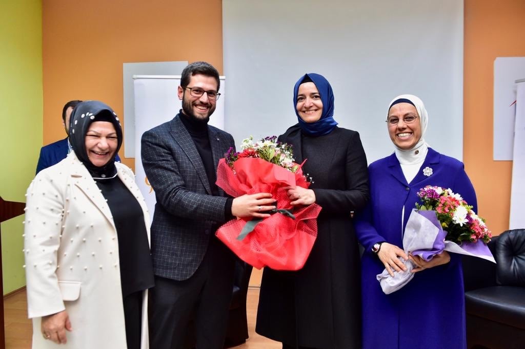 "Kadınlarımız Büyük ve Güçlü Türkiye İçin Üretiyor"