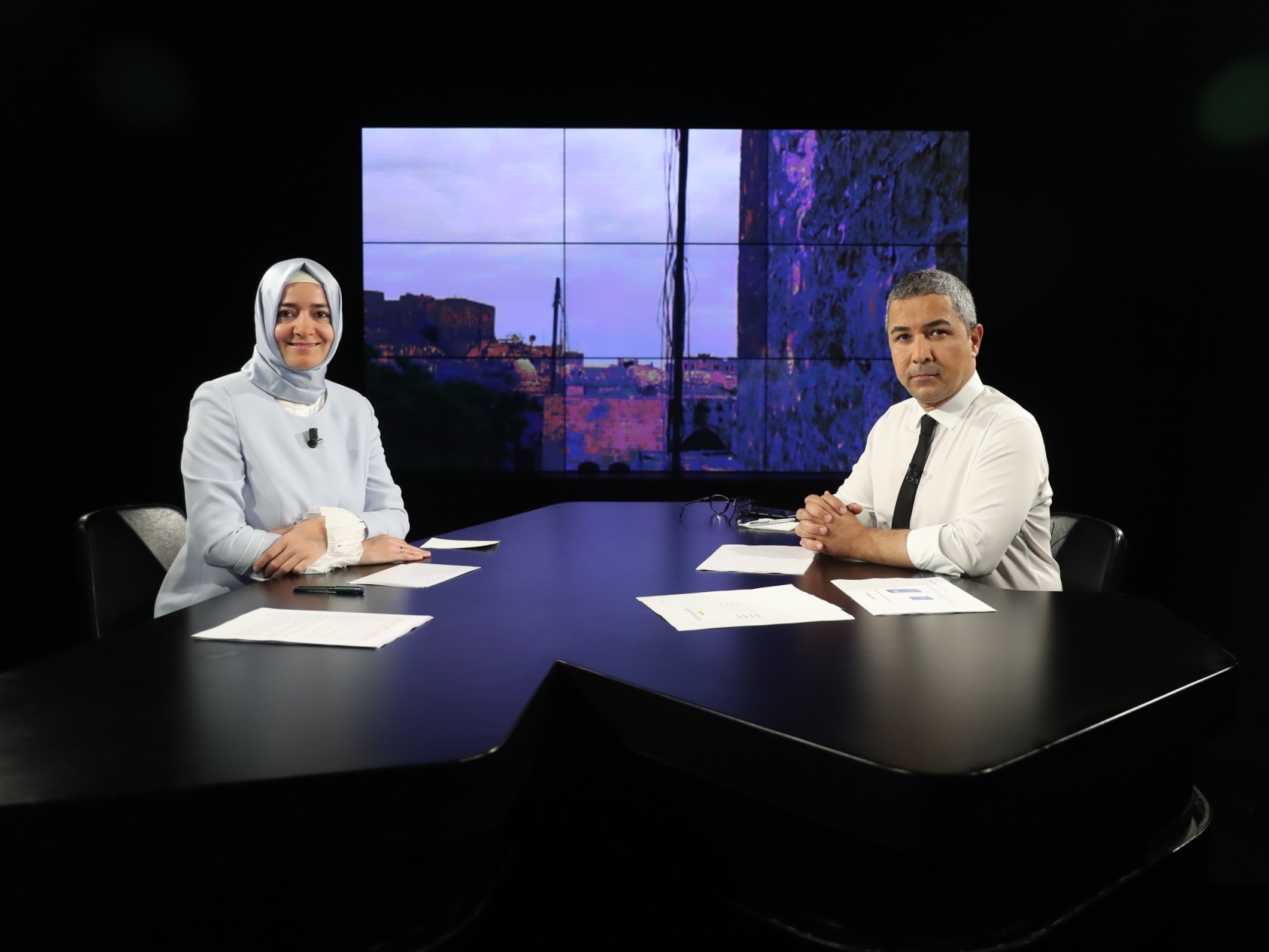 Bakan Kaya, Habertürk TV'de Veyis Ateş'in sunduğu "Akılda Kalan Özel" programına katıldı.