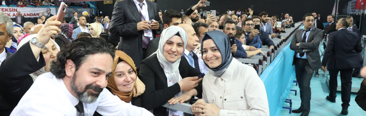 Bakan Kaya, AK Parti’nin Eyüpsultan, Gaziosmanpaşa, Esenler, Fatih, Başakşehir, Avcılar, Tuzla, Maltepe, Beykoz ve Üsküdar İlçe Kongrelerine katıldı.