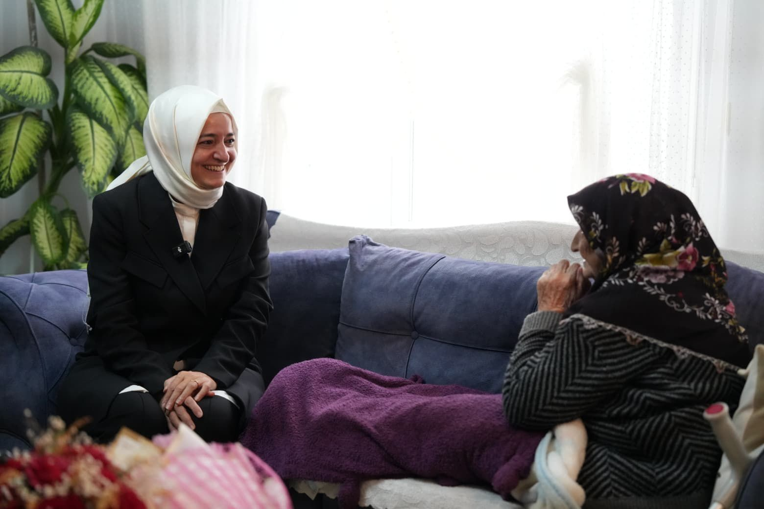 AK Parti Genel Başkan Yardımcısı Sayan Kaya Çınarları Ziyaret Etti