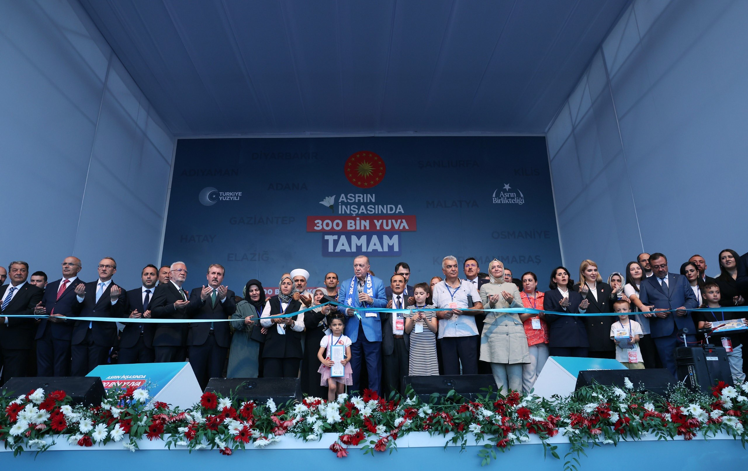 AK Parti Genel Başkan Yardımcısı Sayan Kaya Toplu Açılış Töreni’ne Katıldı