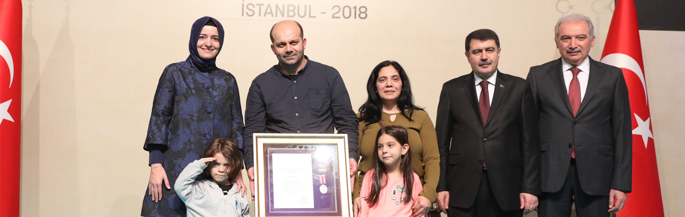 Bakan Kaya, İstanbul’da düzenlenen "Devlet Övünç Madalyası ve Beratı Tevcih Töreni”ne katıldı.