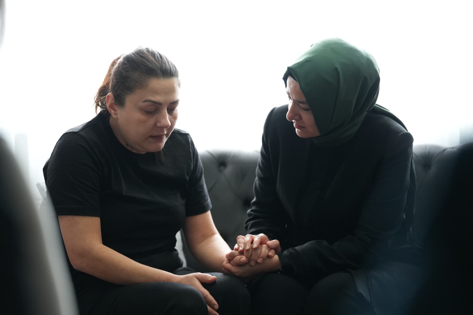 AK Parti Genel Başkan Yardımcısı Sayan Kaya, Atlas Çağlayan’ın Ailesinin Acısını Paylaştı