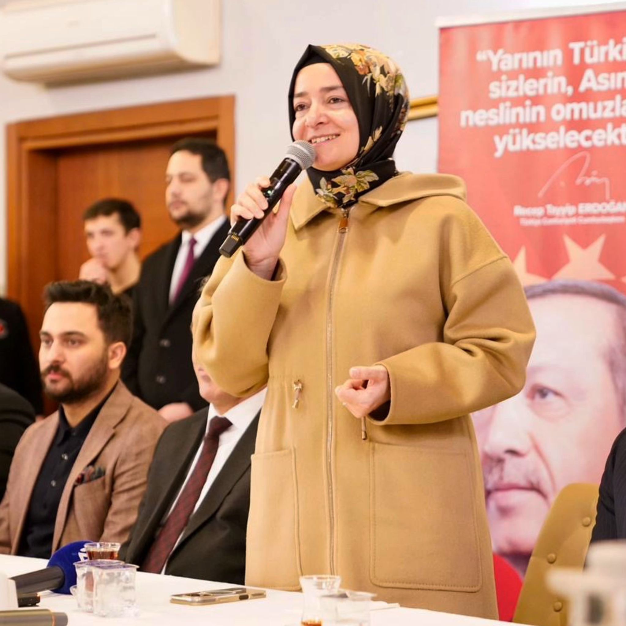 AK Parti Genel Başkan Yardımcısı Sayan Kaya, Ümraniye’de Gençlerle Sahurda Buluştu