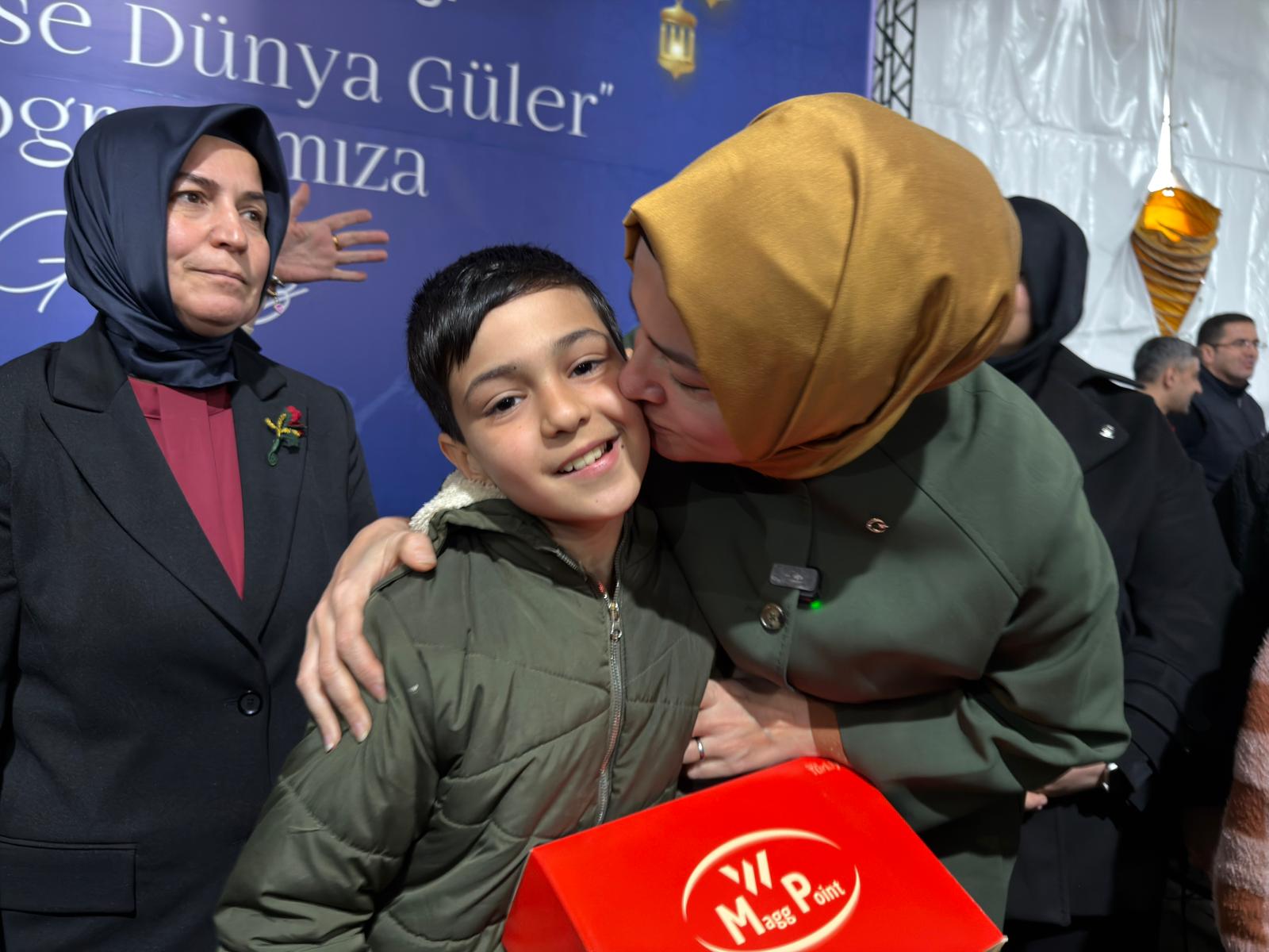 AK Parti Genel Başkan Yardımcısı Sayan Kaya, Kahramanmaraş’ta Çocuklar ve İş Dünyasıyla Bir Araya Geldi