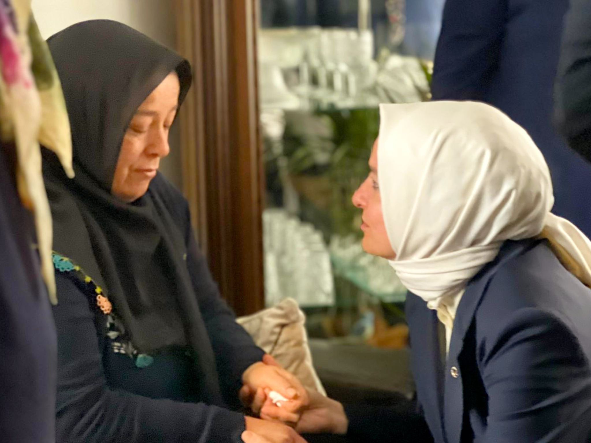 AK Parti Genel Başkan Yardımcısı Sayan Kaya, Şehit İsmail Enes Can’ın Ailesine Taziyede Bulundu