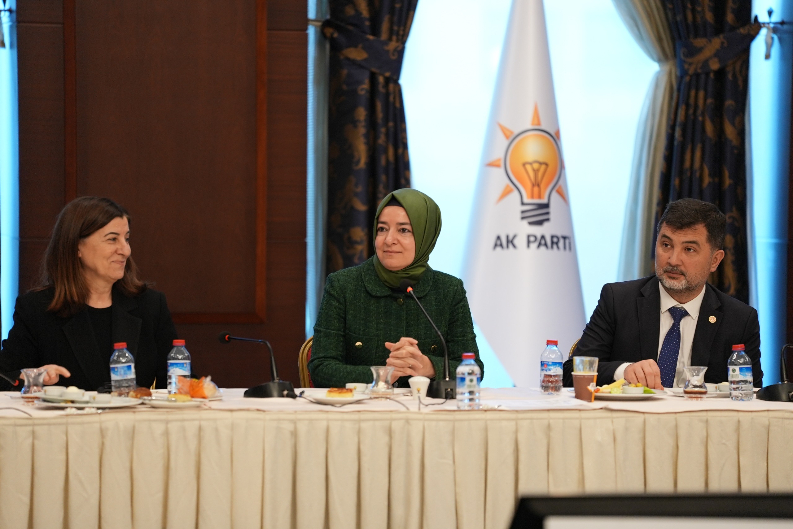 AK Parti Genel Başkan Yardımcısı Sayan Kaya, Roman Vatandaşlara Yönelik Çalışmaları Değerlendirdi