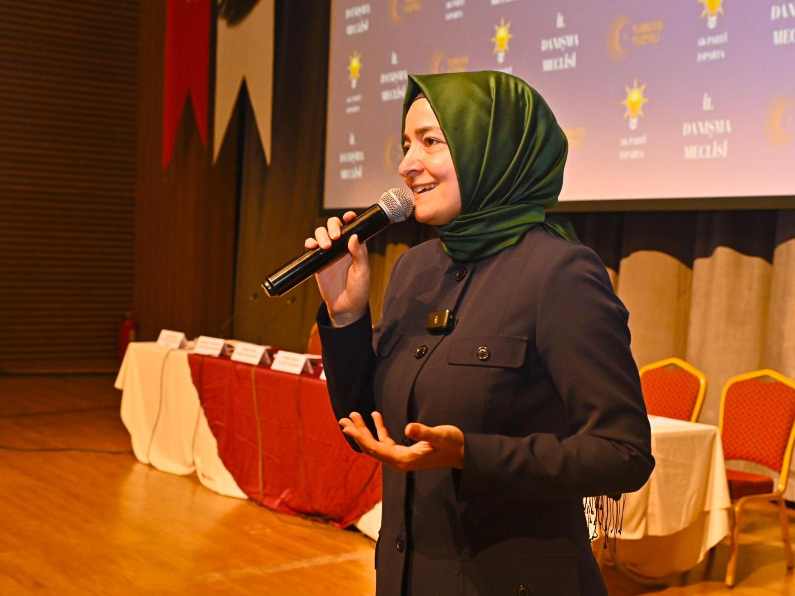 AK Parti Genel Başkan Yardımcısı Sayan Kaya, Isparta’da Şehit Aileleri ve Teşkilatla Buluştu