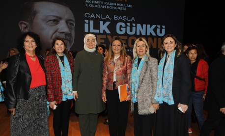 AK Parti Genel Başkan Yardımcısı Sayan Kadın Kolları 7. Olağan Kongresi'ne Katıldı