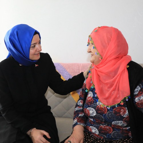 AK Parti Genel Başkan Yardımcısı Sayan Elazığ'da Ramazan Ziyaretlerinde Bulundu